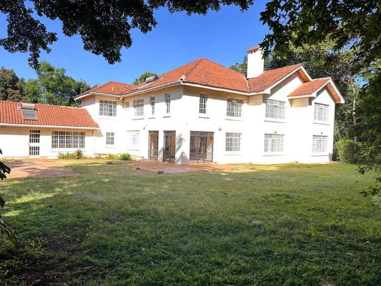5 Bed House with En Suite in Nyari 5 Bed House with En Suite in Nyari