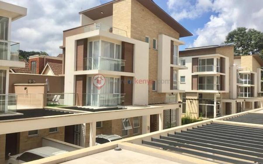 4 Bed House with En Suite at Lavington