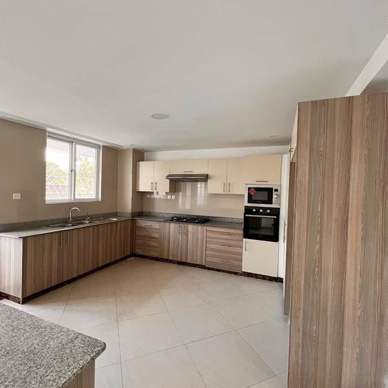 3 Bed Apartment with En Suite in Lavington