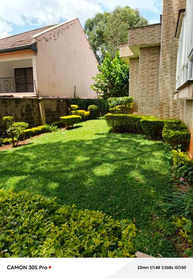 6 Bed Townhouse with En Suite at Lavington 6 Bed Townhouse with En Suite at Lavington