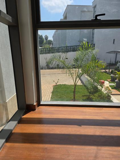 5 Bed Townhouse with En Suite in Lavington