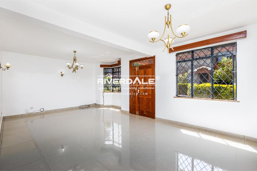 5 Bed Townhouse with En Suite in Lavington