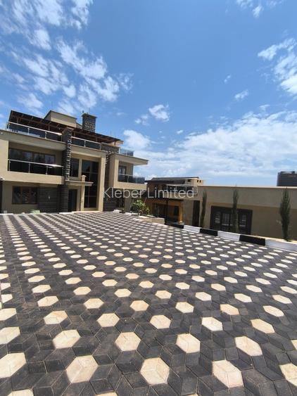 5 Bed House with En Suite in Gikambura