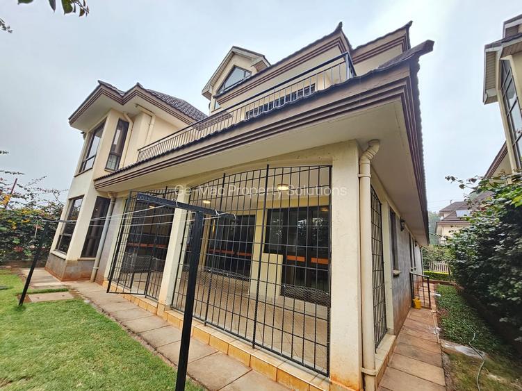 4 Bed House with En Suite in Runda