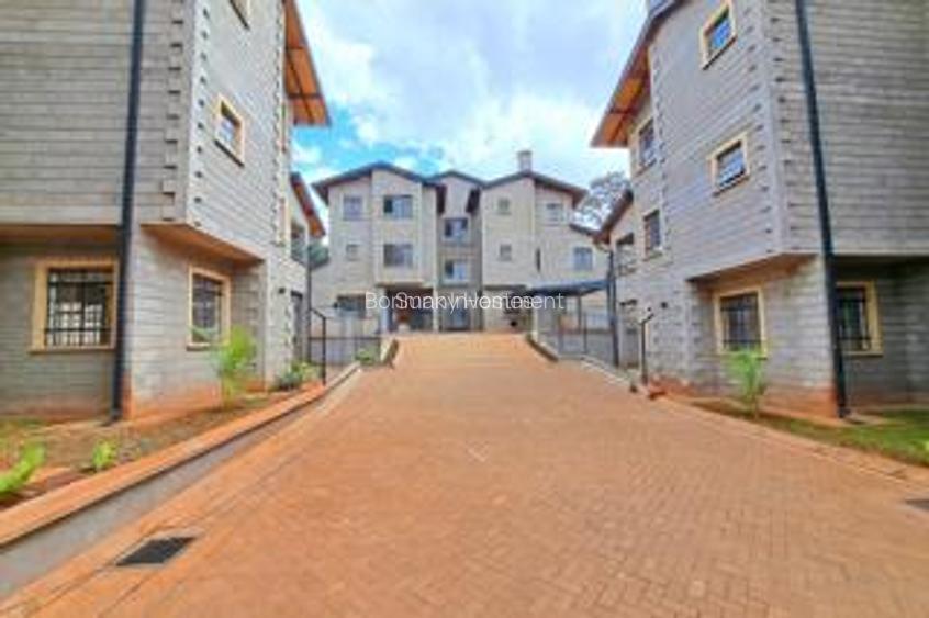 5 Bed Townhouse with En Suite at Lavington.