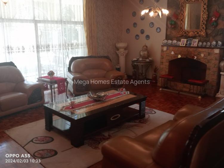 4 Bed House with En Suite in Runda