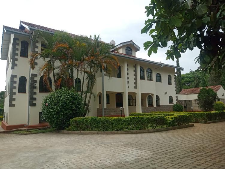 5 bed house with en suite in runda