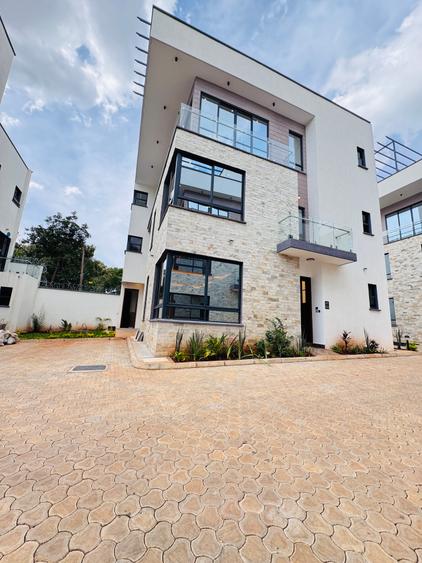 5 Bed Townhouse with En Suite at Lavington