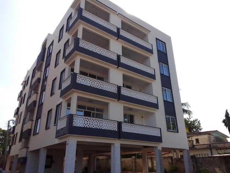 3 Bed Apartment with En Suite at Lakers Road