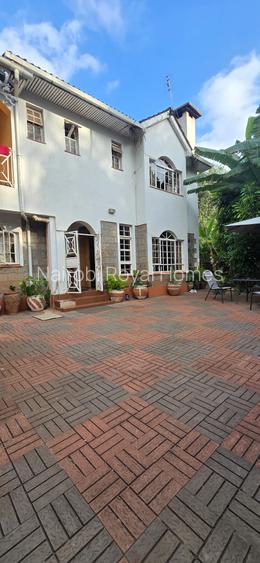 5 Bed Townhouse with En Suite at Off Gitanga Road