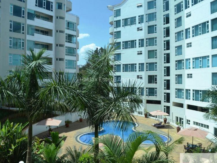 3 Bed Apartment with En Suite in Riverside