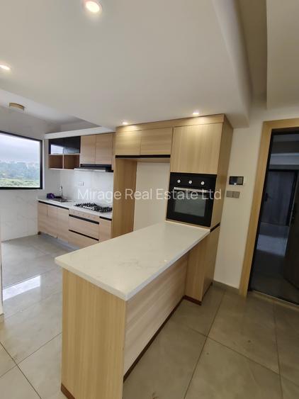 3 Bed Apartment with Swimming Pool in Riverside