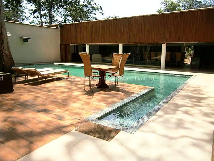 5 Bed Villa with En Suite in Diani