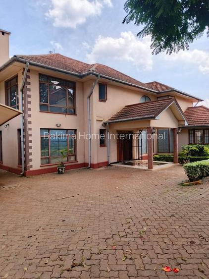 5 Bed Townhouse with En Suite in Runda