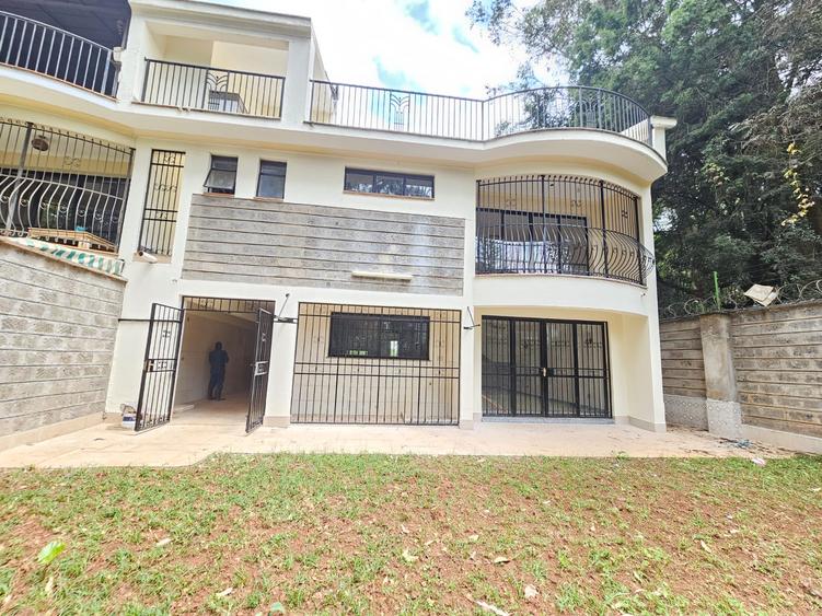 4 Bed House with En Suite in Spring Valley