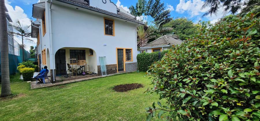 4 Bed Townhouse with En Suite in Lavington 4 Bed Townhouse with En Suite in Lavington