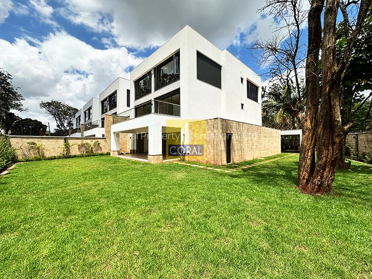 5 Bed Villa with En Suite in Kyuna