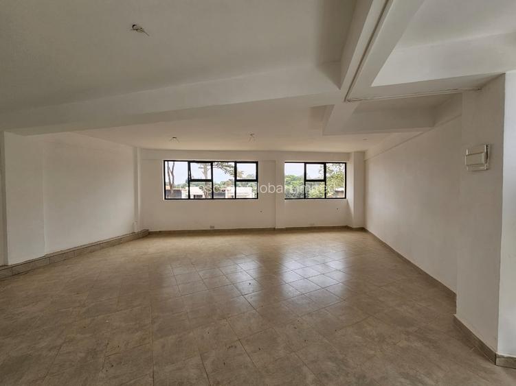 760 ft² Commercial Property with Parking in Kitisuru