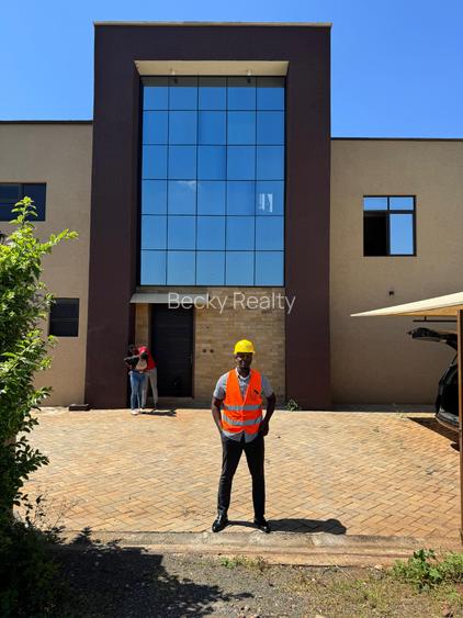 4 Bed House with En Suite at Riabai Road