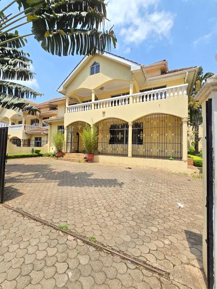 4 Bed Townhouse with En Suite at Chalbi Drive