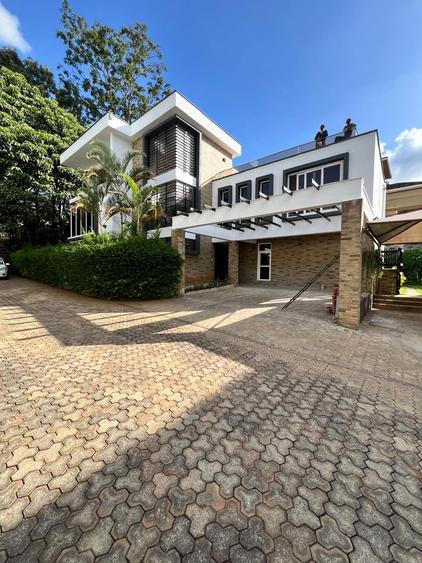 5 Bed Townhouse with En Suite in Lavington 5 Bed Townhouse with En Suite in Lavington