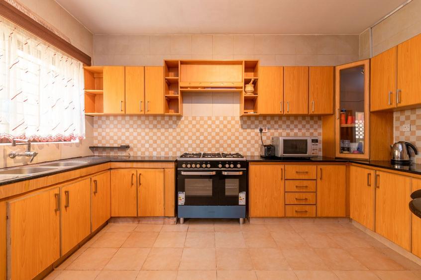 3 Bed Apartment with En Suite in Kileleshwa 3 Bed Apartment with En Suite in Kileleshwa