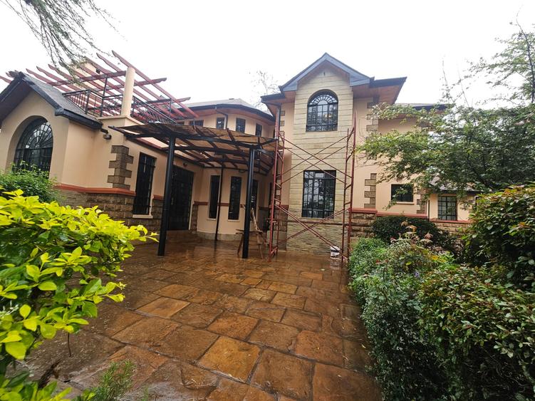 4 Bed House with En Suite in Runda