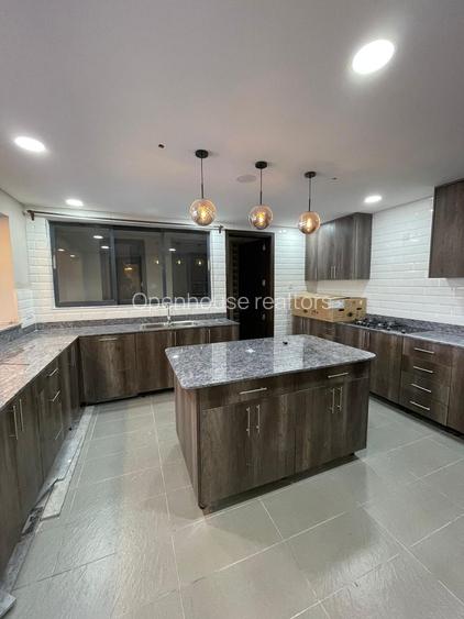 4 Bed Apartment with En Suite at Gatanga Rd