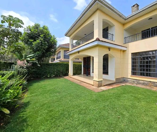 4 bed townhouse with en suite in lavington