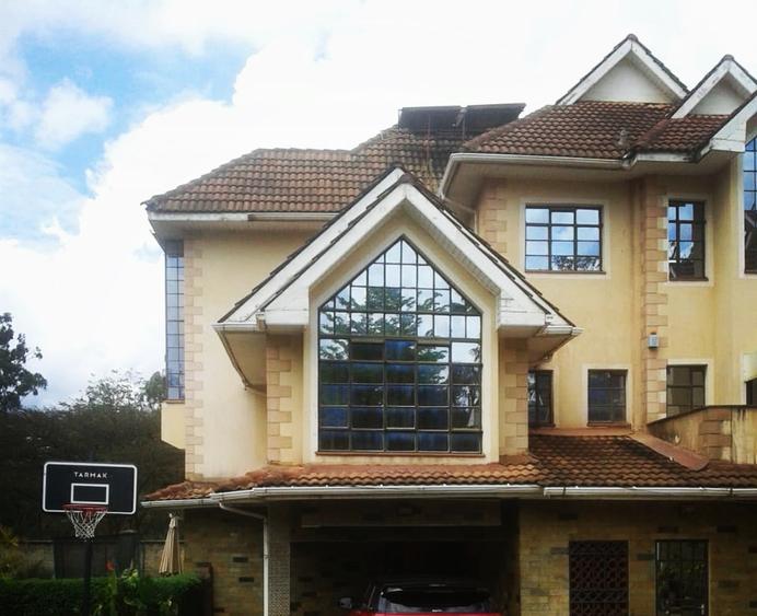5 Bed Townhouse with En Suite in Lavington 5 Bed Townhouse with En Suite in Lavington
