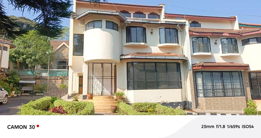 4 Bed Villa in Lavington