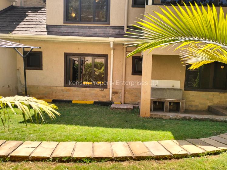 5 Bed Townhouse with En Suite in Lavington