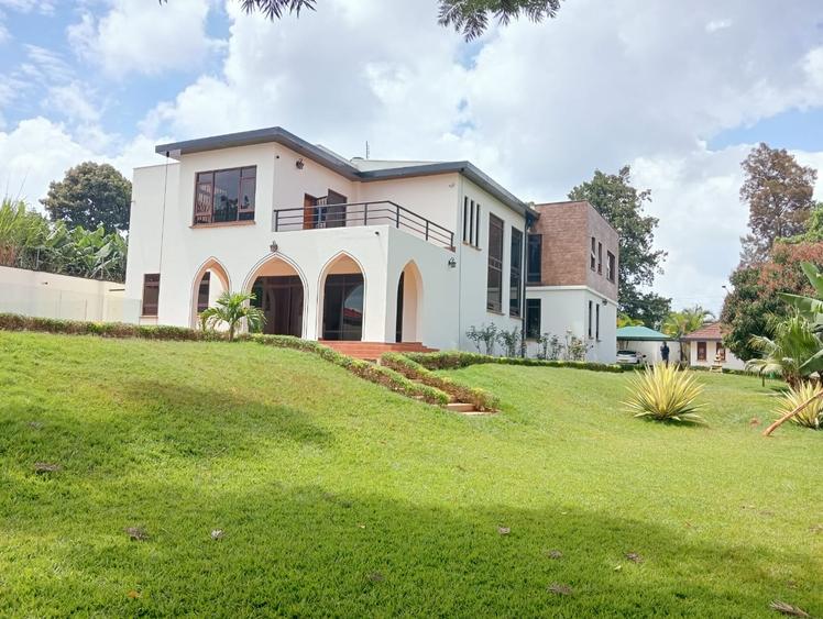 5 Bed House with Swimming Pool in Runda