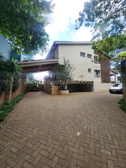 5 Bed House with Staff Quarters in Gigiri
