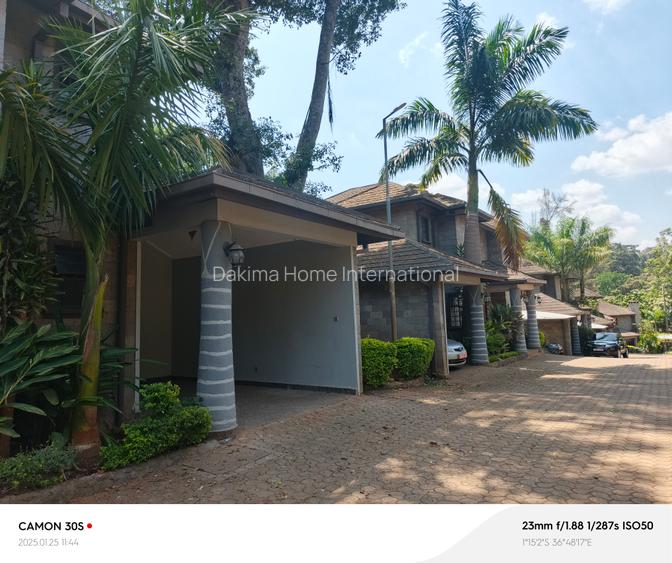 5 Bed Townhouse with En Suite in Spring Valley