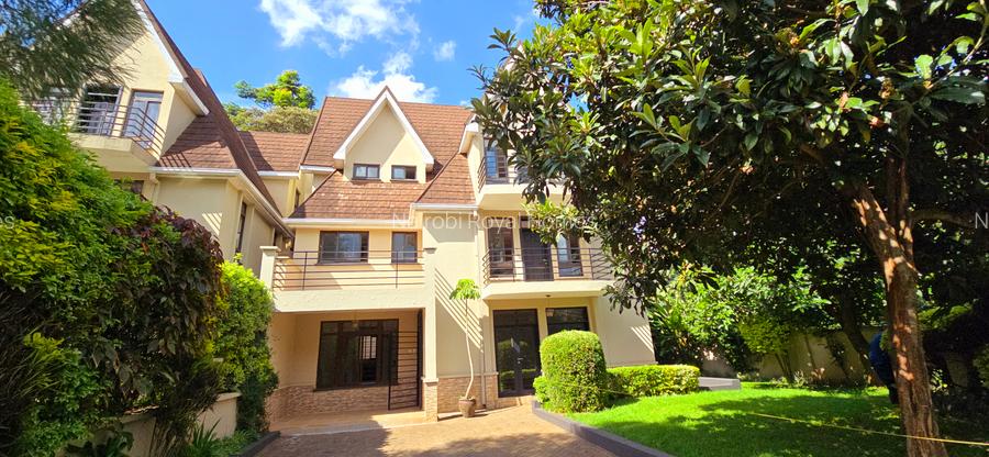 5 Bed Townhouse with En Suite at Lavington Green