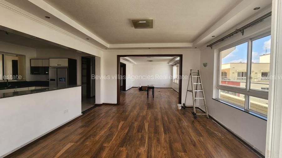 4 Bed Apartment with En Suite in Westlands Area