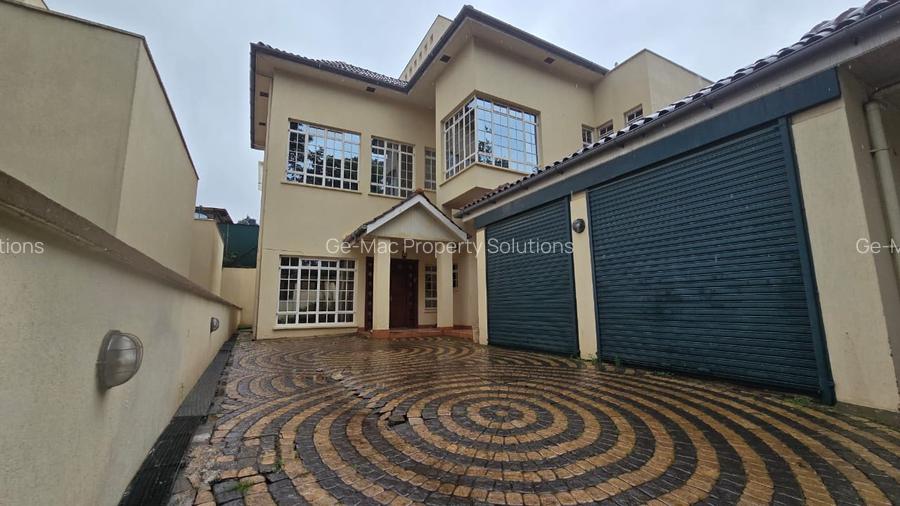 4 Bed Villa with En Suite in Kyuna