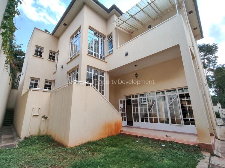 4 Bed Townhouse with En Suite in Kyuna