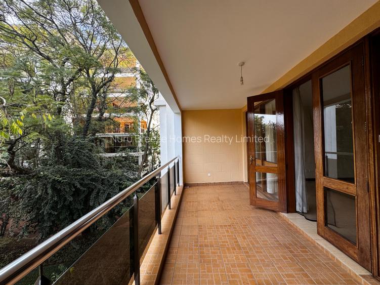 3 Bed Apartment with En Suite in Riverside