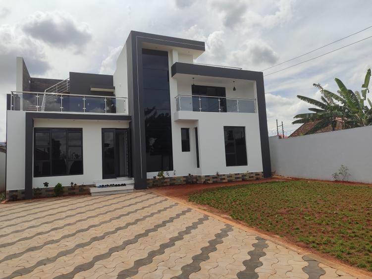 5 Bed Townhouse with En Suite in Ruiru