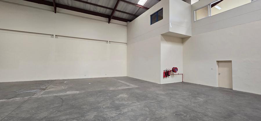 12,500 ft² Commercial Property with Backup Generator at Mombasa Road - Mehr