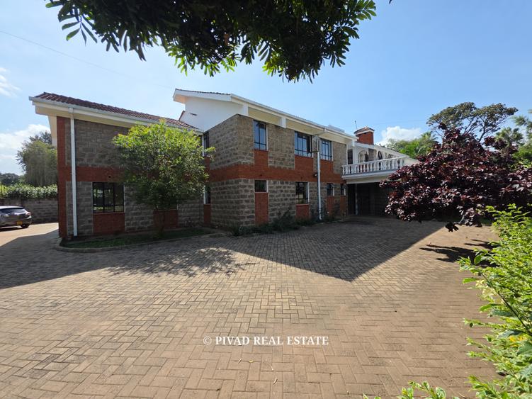 5 Bed House with Garden in Runda - Aanzicht 2