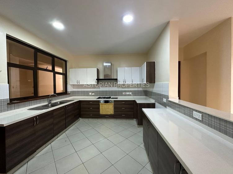 4 Bed Apartment with En Suite in Westlands Area