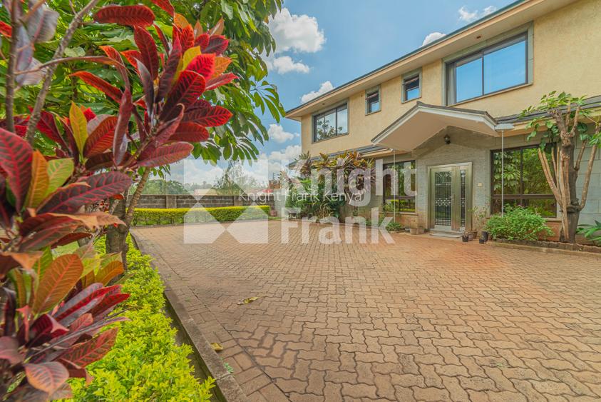 4 Bed Townhouse with En Suite in Hill View