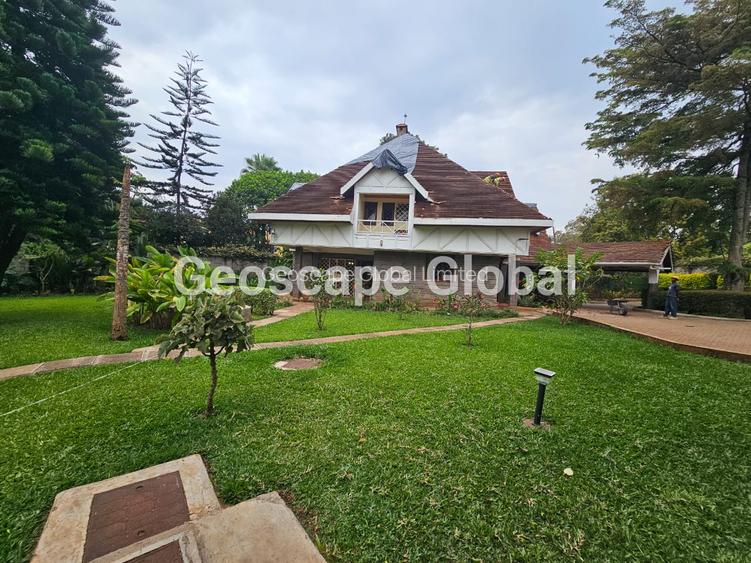5 Bed House with En Suite in Runda