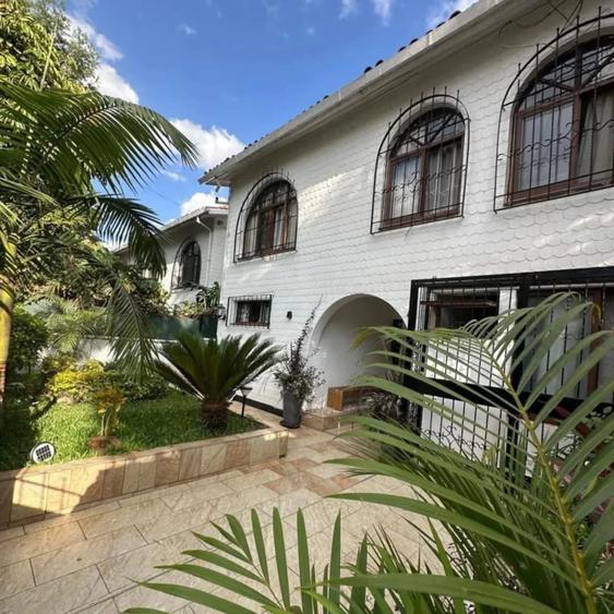 4 Bed Townhouse with En Suite in Kileleshwa 4 Bed Townhouse with En Suite in Kileleshwa