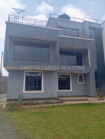 5 Bed House with En Suite in Garden Estate