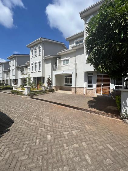 5 Bed Townhouse with En Suite in Lavington 5 Bed Townhouse with En Suite in Lavington