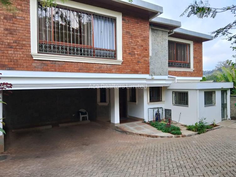 5 Bed Townhouse with En Suite at Spring Valley